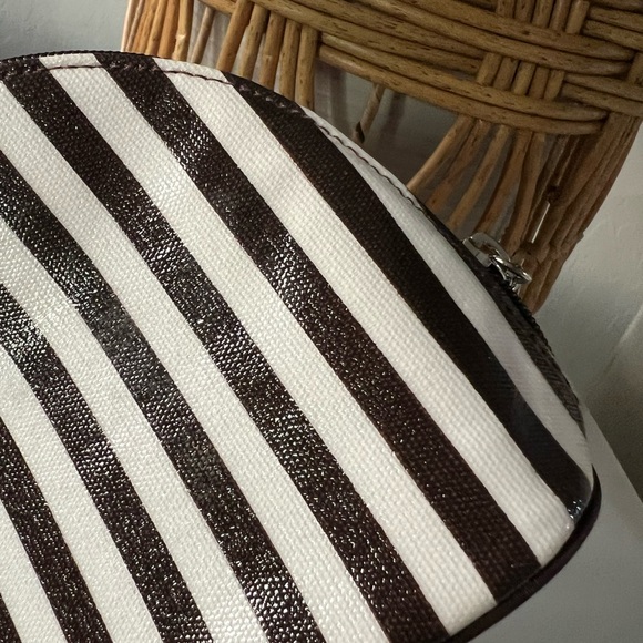 Henri Bendel Cosmetic Pouch Bag - Picture 4 of 12